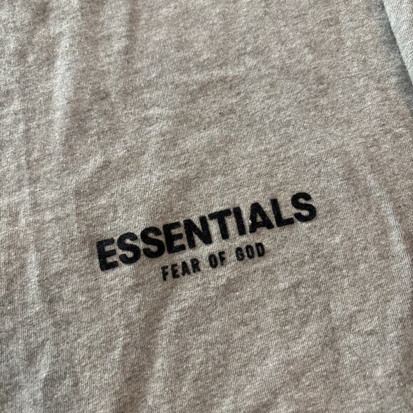 Fear Of God Essentials Men’s Sz M Long Sleeve Pullover Shirt Mock Neck Gray Logo - Picture 2 of 10